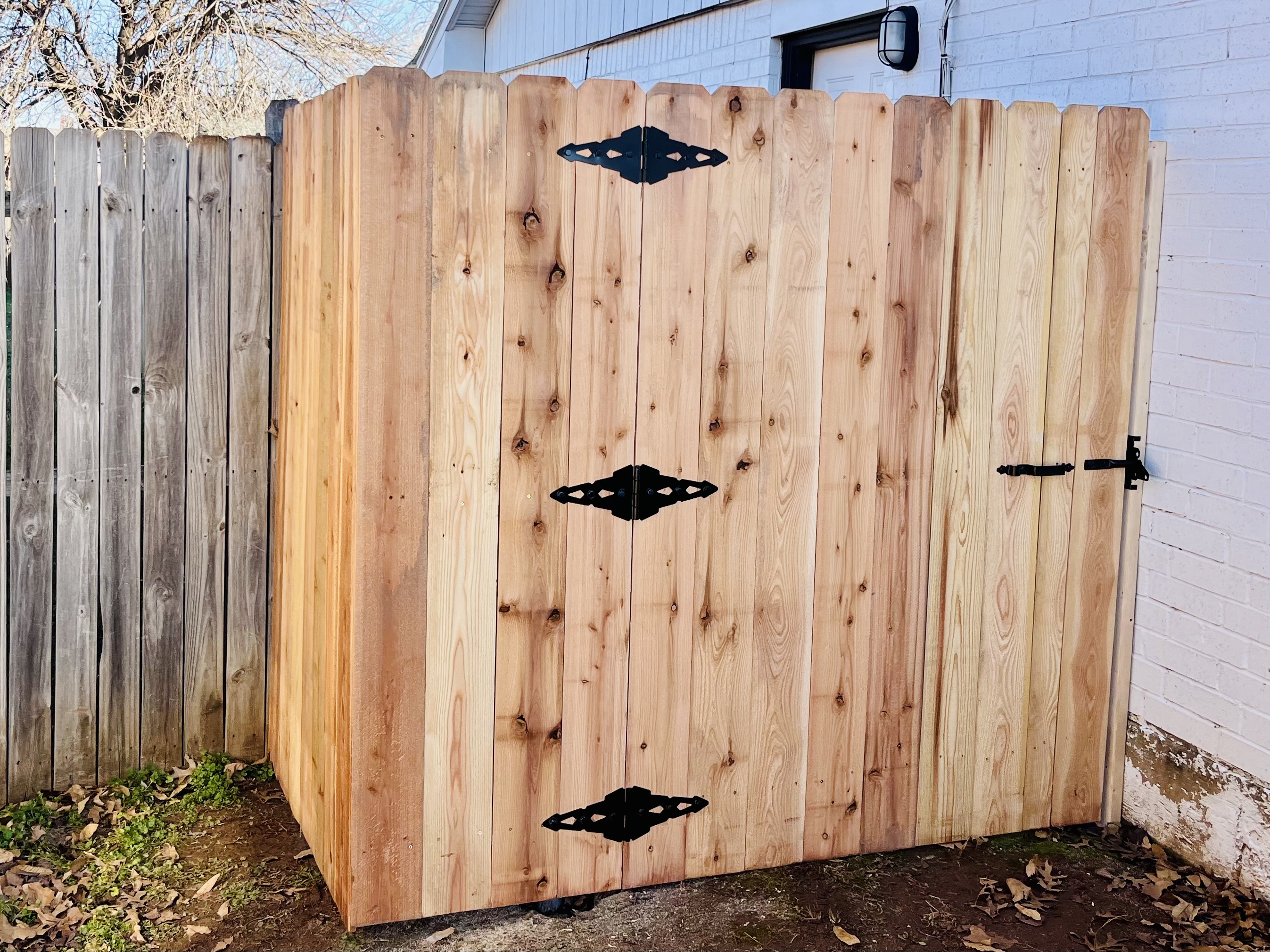 Budget friendly before and after gate repair finished by Triplitt Fencing in Oklahoma CIty, OK